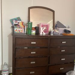 Clothes Dresser 