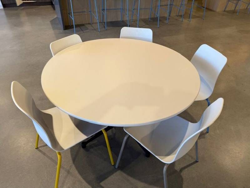 Herman Miller Eames White 48" Mid Century Modern Dining Round Table + 5x Chairs