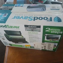 FoodSaver V4400 2-in-1 Vacuum Sealer Machine with Automatic Vacuum Sealer Bag 