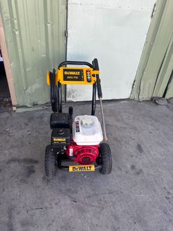 Pressure washer Dewalt 3600 psi Honda motor