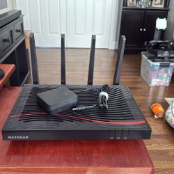 Nighthawk® DOCSIS® 3.1 3.2Gbps Two-in-one Cable Modem + WiFi Router