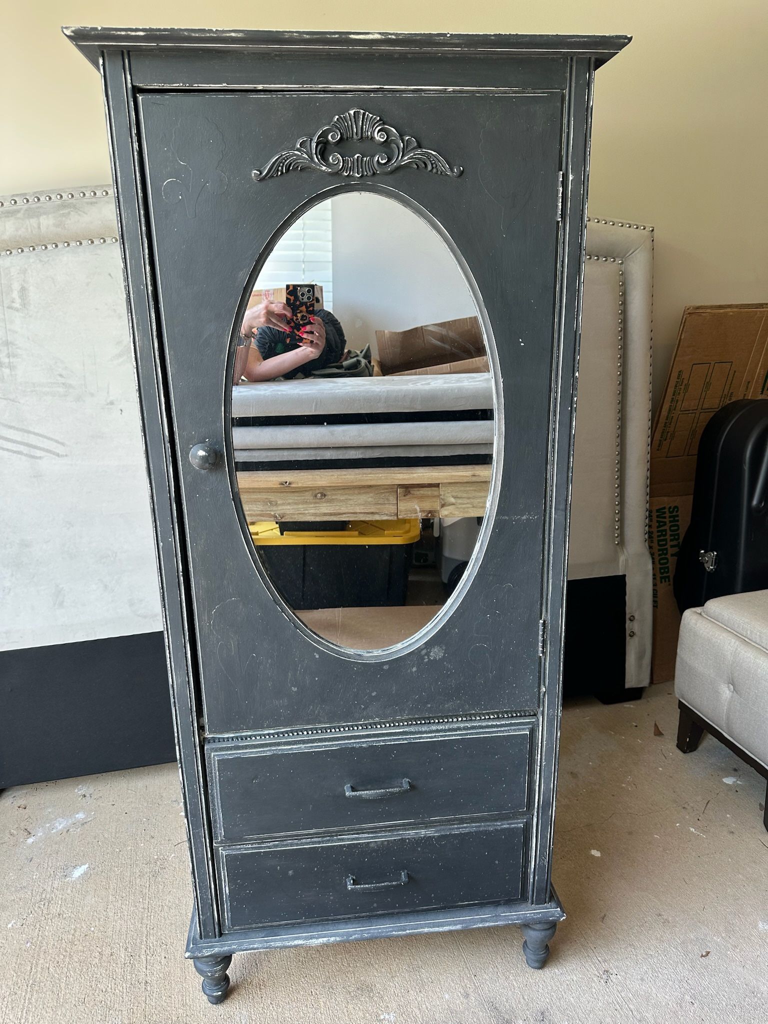 Kid’s Armoire