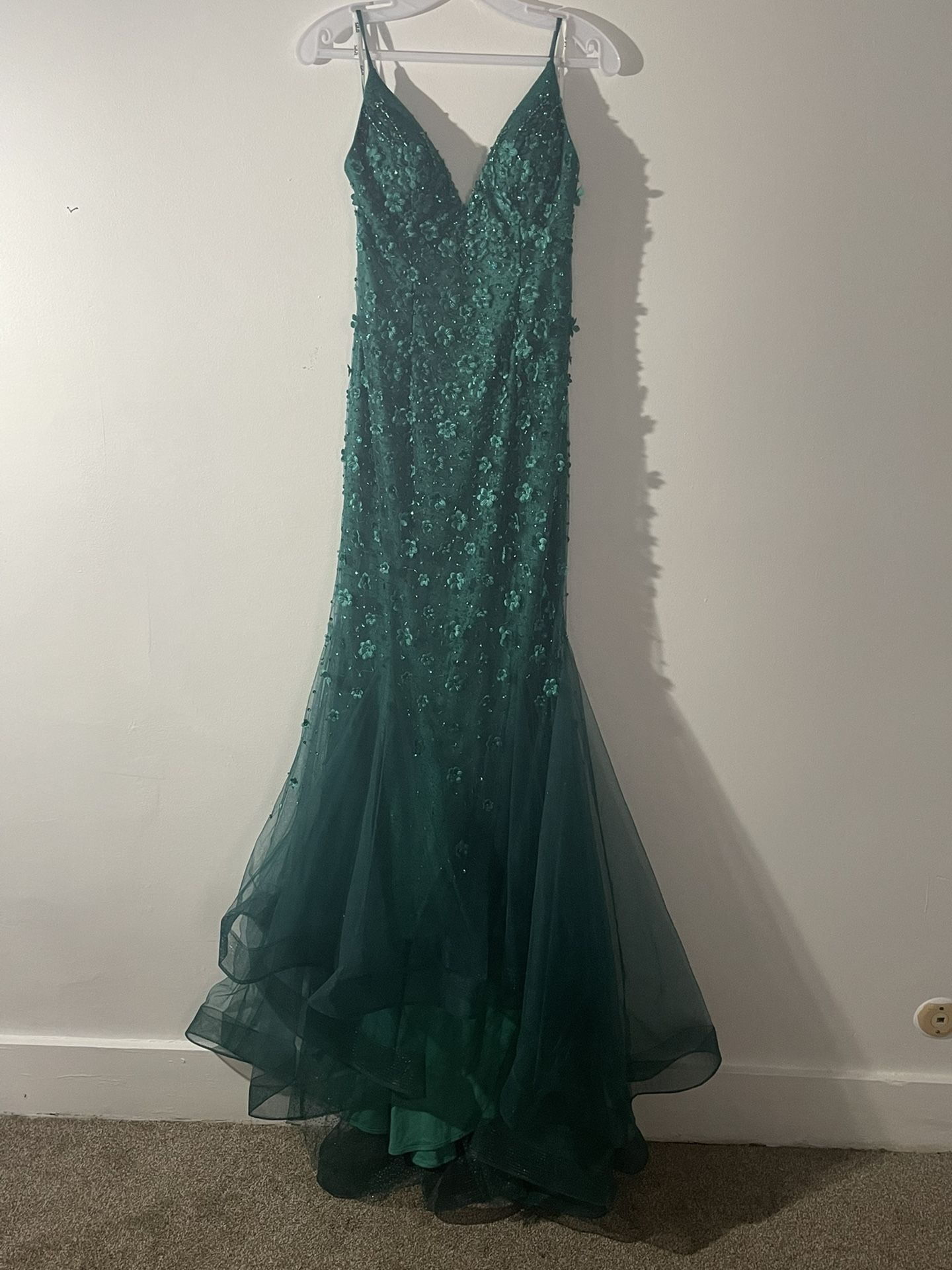 Green Esmerald Dress, Size Medium, Used Only One Time, $90  , In Elgin 60123 