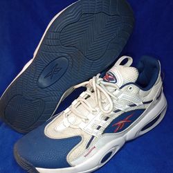 Men's Size 8.5 Reebok Solution Mid