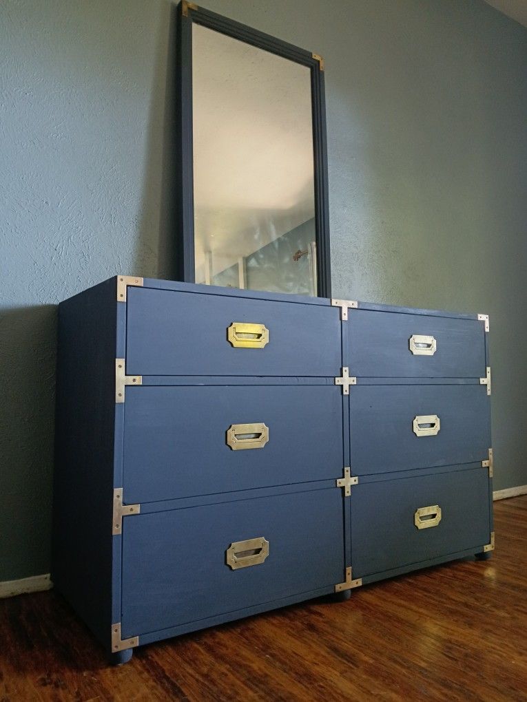 Campaign Dresser w/mirror