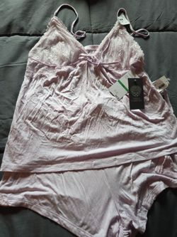 Vince Camuto top and bottom Large