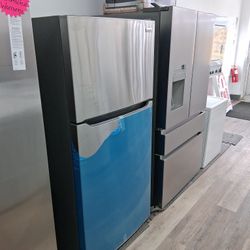 FRIGIDAIRE FLOOR MODEL STAINLESS STEEL REFRIGERATOR 