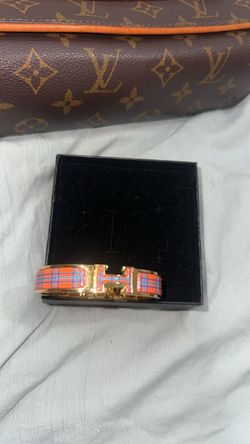 Beautiful H bracelet bangle
