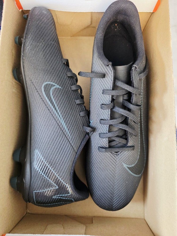 Nike Mercurial Vapor Club FG/MG (Size 10.5)