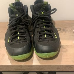 Nike Air Foamposite One Black Volt