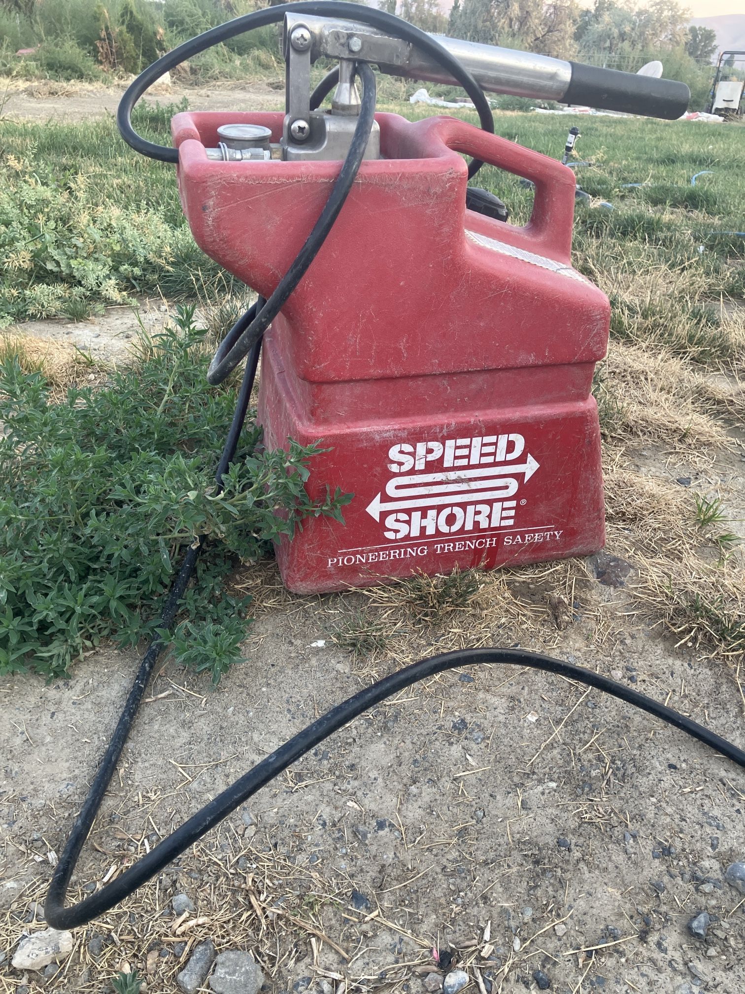 Speed Shore Hydraulic Pioneering Trench Safety
