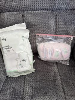 NEW Motiff Breastmilk Storage Bags 300 Count. 