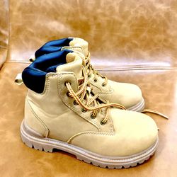 KIDS BOOTS 🥾 size 1Y (unisex)(like BRAND NEW CONDITION:10/10)