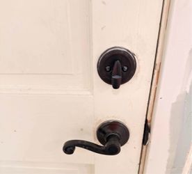 Door lock and handle
