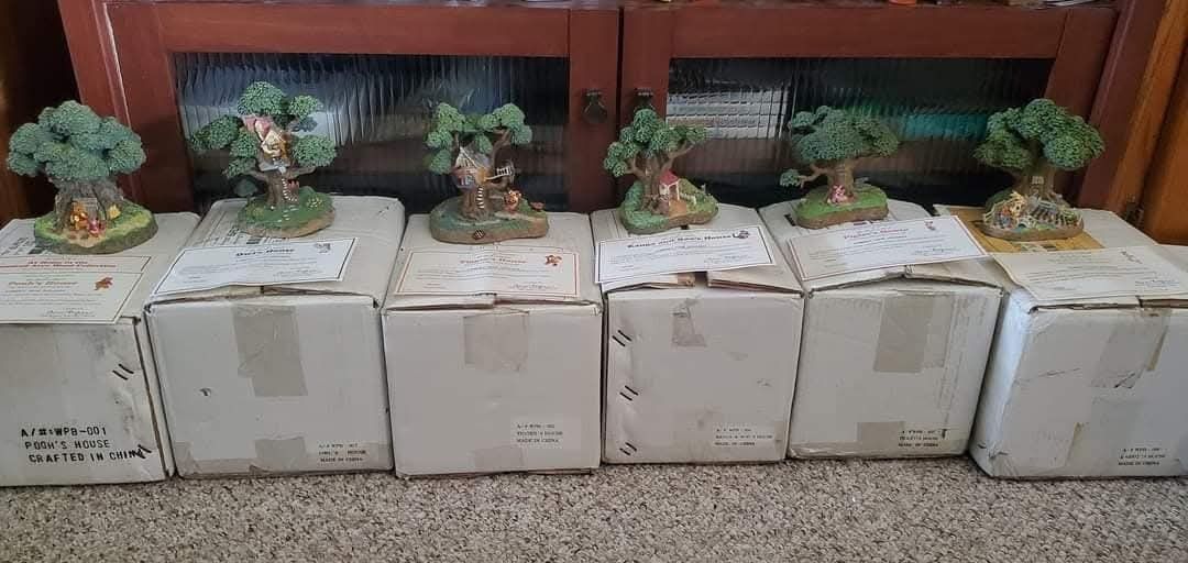 Danbury Mint Disney Winnie The Pooh At Home In The Hundred Acre Wood Collection