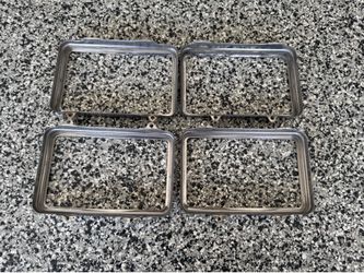 81-87 Chevrolet pick up headlight retainers