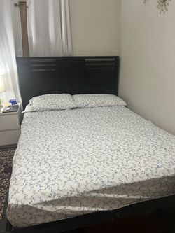 BARELY USED QUEEN MATTRESS