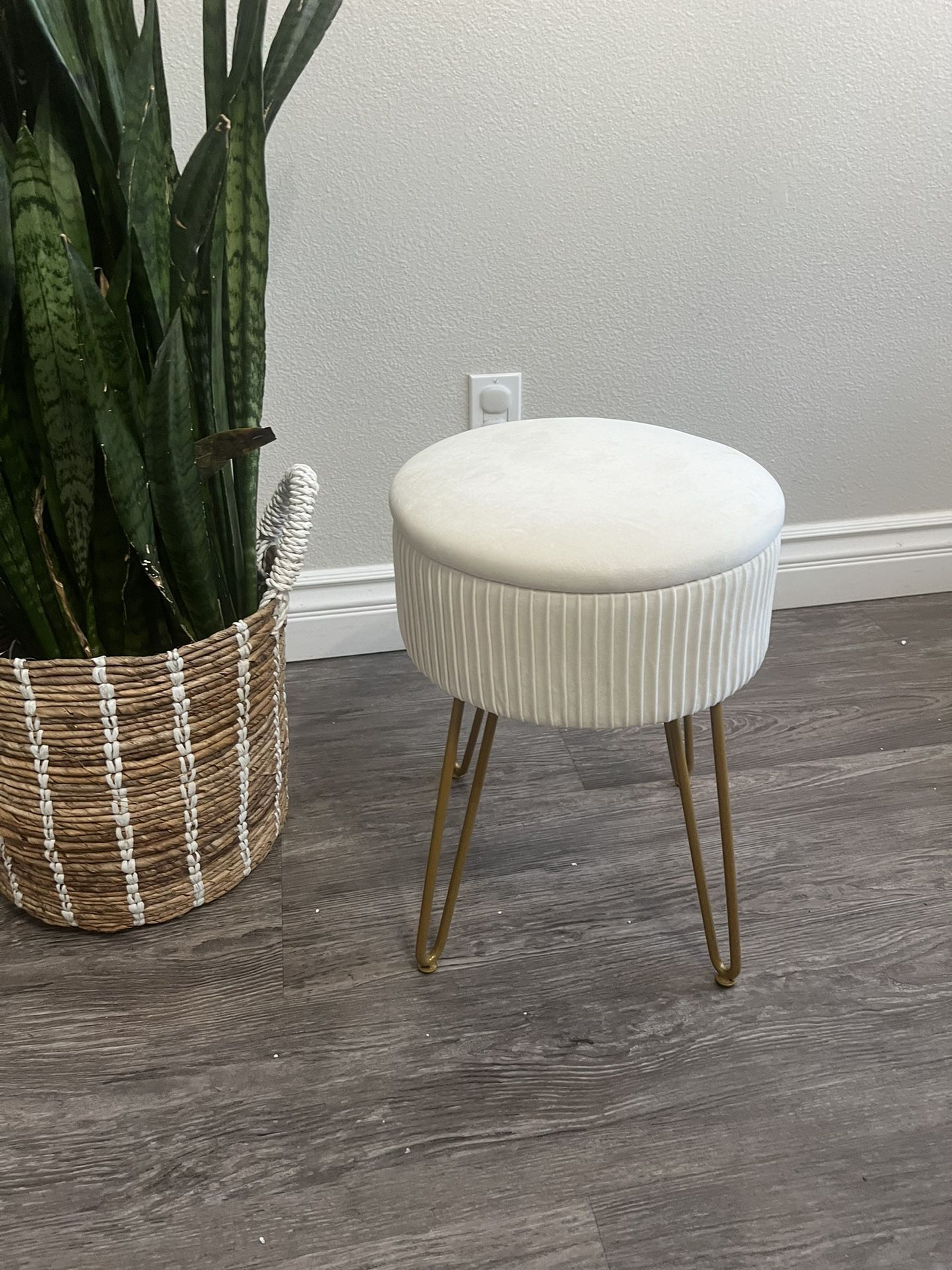 Velvet Vanity Stool Chair for Makeup Room, Beige Vanity Stool with Gold Legs,18” Height, Small Storage Ottoman Foot Ottoman Rest for Living Room, Bath
