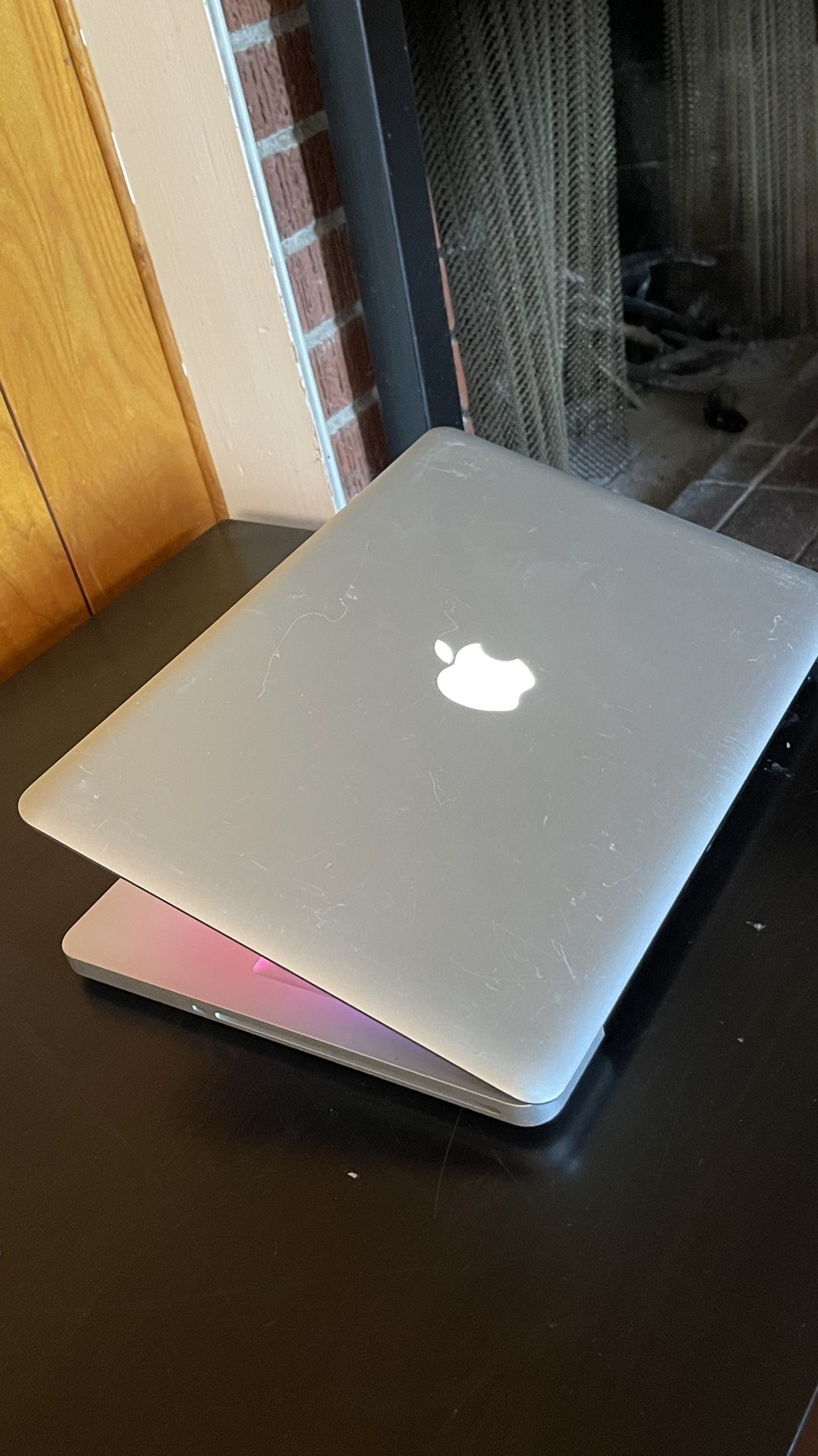 Apple Macbook Pro 13” I5/8GB/256GB SSD $140