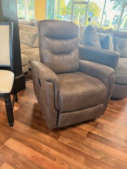 CLEARANCE Danyon Tawny Swivel Recliner