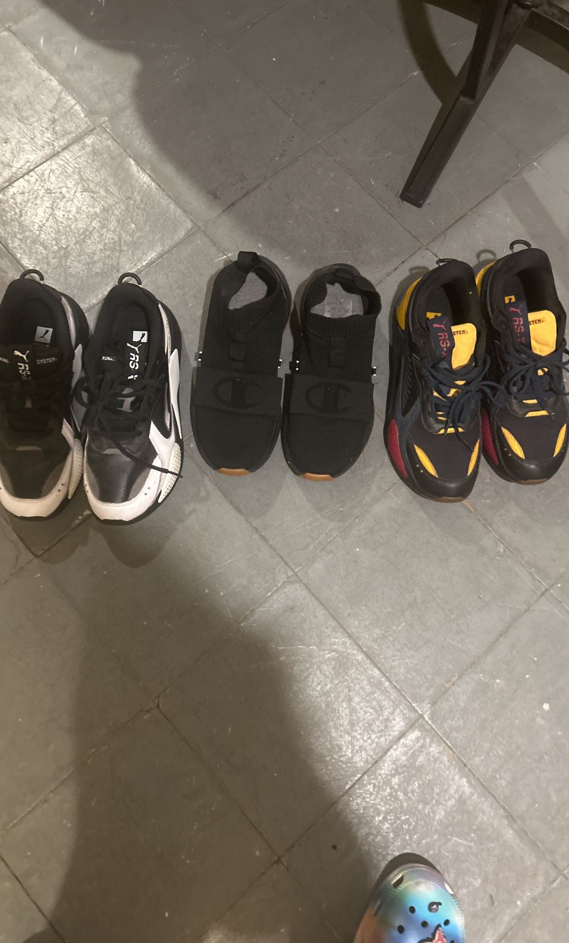 Size 11 Men’s Sneakers