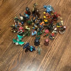 Skylanders Lot Of 38 