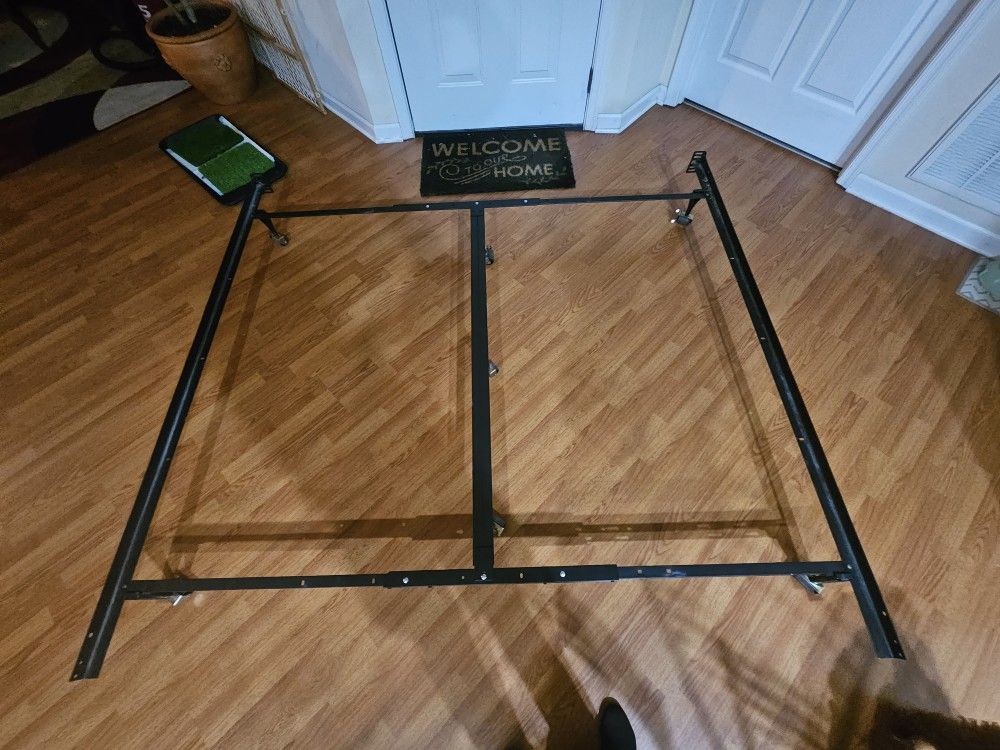 Metal Adjustable Bed Frame 