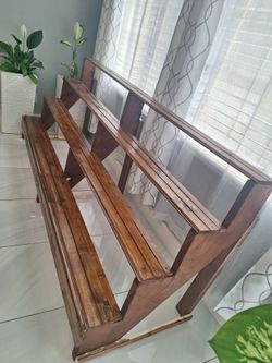 Like New Plant Stand