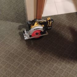 DeWalt 20 Volt Circular Saw