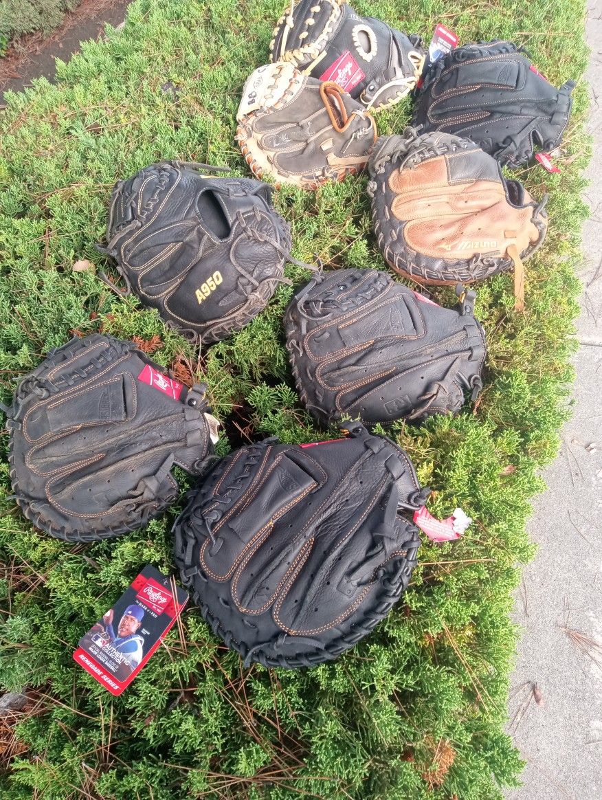 BASEBALL βΎ CATCHERS CATCHING GLOVE &:CATCHERS BAG ! only 80!Each ! Betta Hurry ππ Rawlings Easton And Wilson