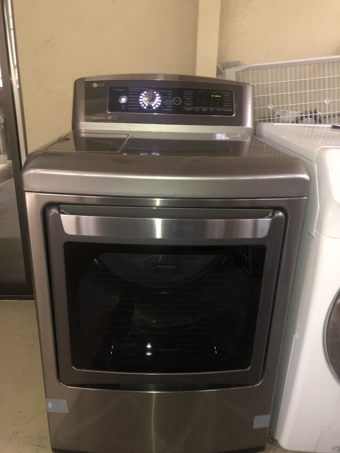 LG and Samsung washer and dryer like new.