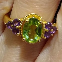 18k Yellow Gold 😍🆕 Genuine Peridot & Amethyst Ring 💍 SIZE 6! 💜💚