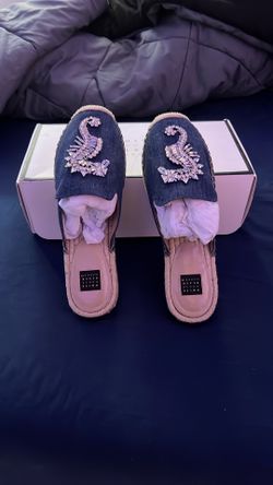 Blue Beige Seahorse Closed Sandal