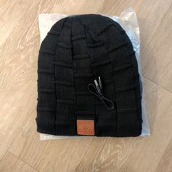 Bluetooth Headset Beanie in black - NEW