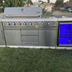 Brand New Patio Island Bbq Grill Propane In Boxes 