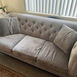 Tufted Sofa w/ 2 Pillows