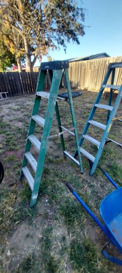 Fiberglass Ladder (green)