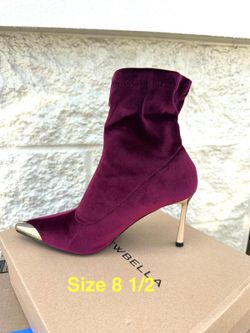 Women Metal Pointed Cap Toe