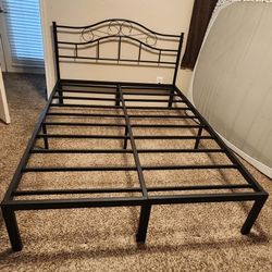 Cama Full Y Cuadros.Harlingen.