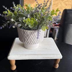 Lavender Flower Decor With Plant Stand
