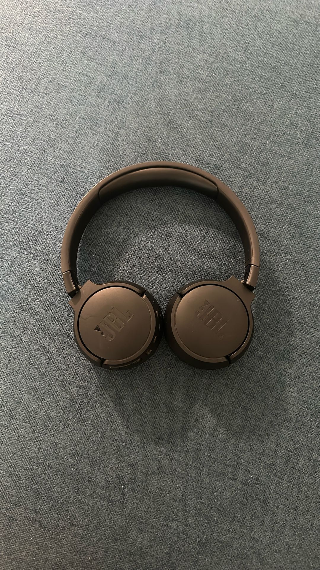 JBL Headphones (Black) (Charging Cable Not Included)