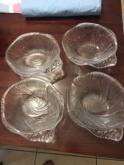 Set of 4 seashell salad Bowles
