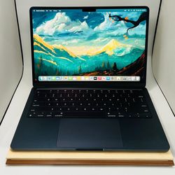 Apple Macbook Air 13” 2024 M3 Chip 24GB RAM 256GB Like New IN BOX