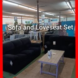 ✨ Beautiful Black Sofa And Loveseat Set 