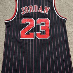 Retro Chicago Bulls ‘Michael Jordan #23’ Basketball Jersey