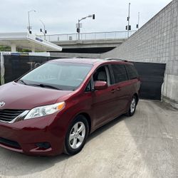 2011 Toyota Sienna