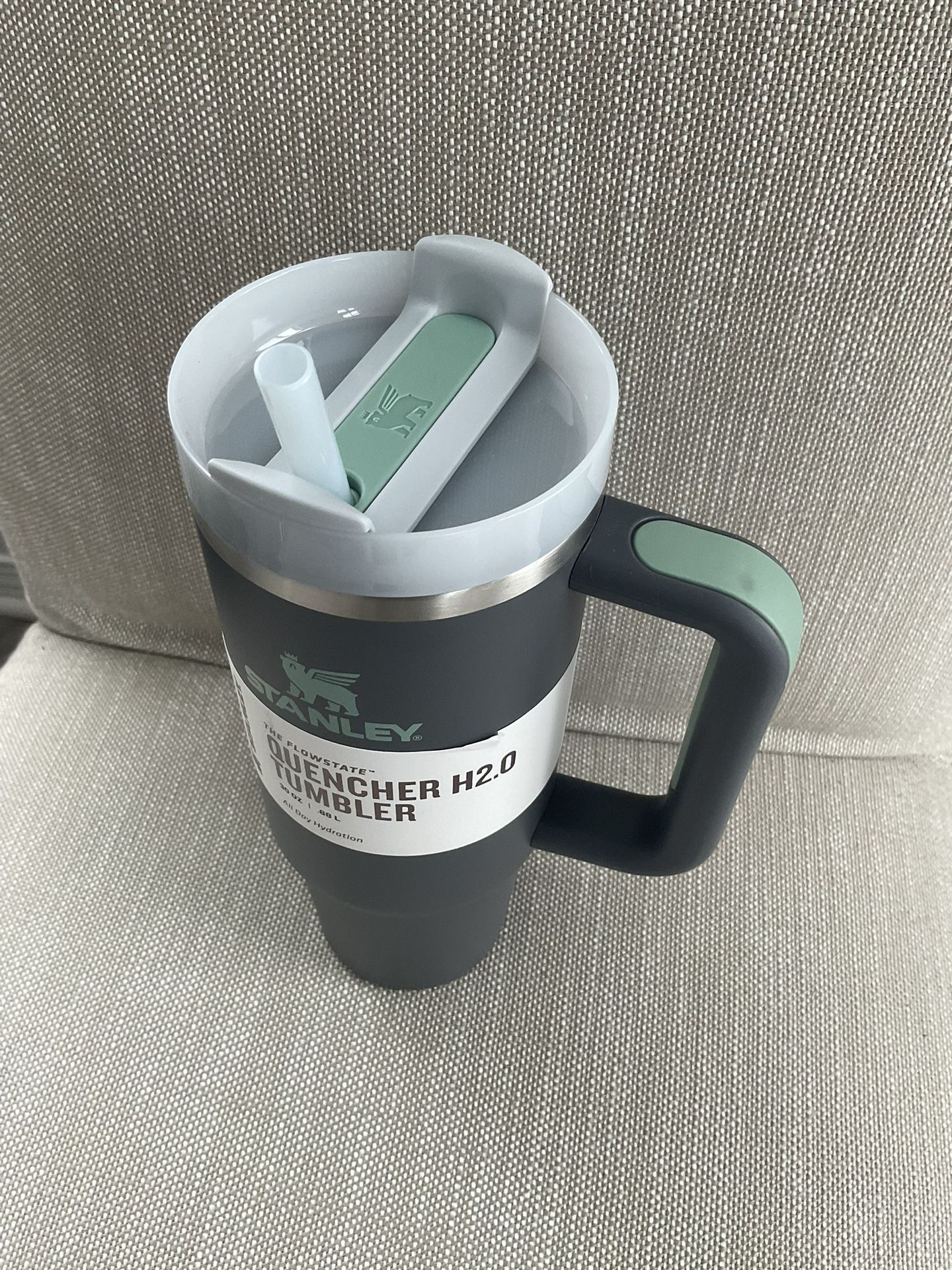 New STANLEY THE QUENCHER H2.0 FLOWSTATE TUMBLER | 30 OZ CHAMBRAY BLUE for  Sale in Stroudsburg, PA - OfferUp