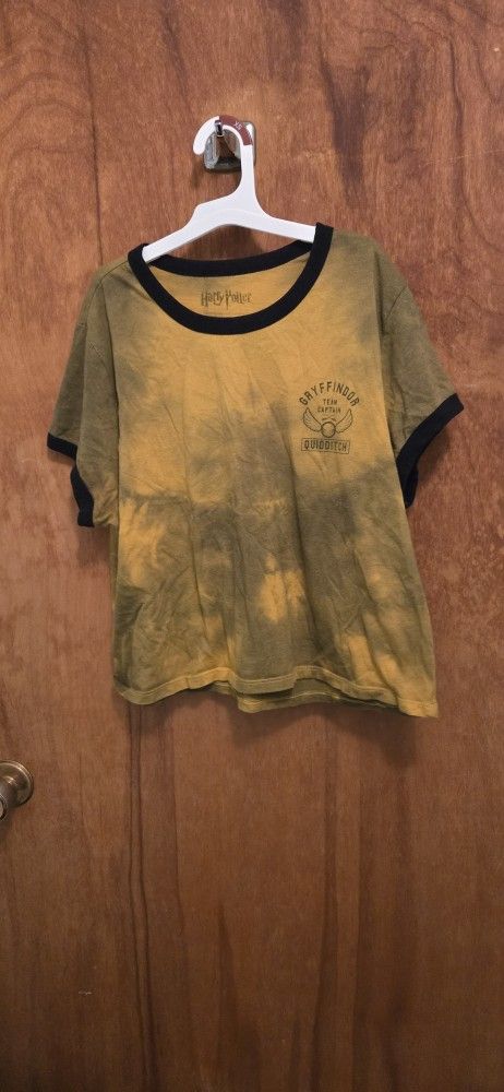 Harry Potter T-shirt Hogwarts Quidditch Team Captain Gryffindor XL Women's 