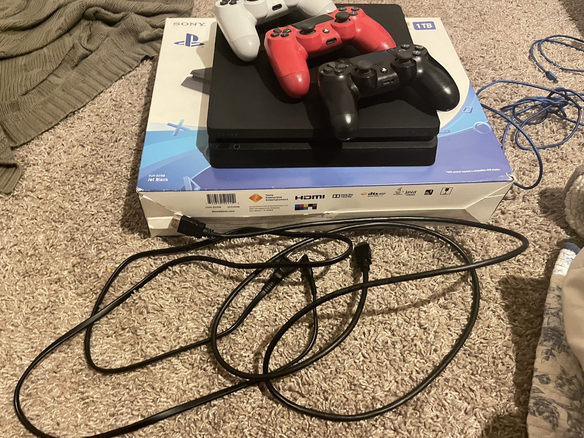 Ps4 with 3 controllers. Box Included for Sale in Austin, TX - OfferUp