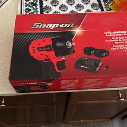 Snap On Cordless 18V Impact Wrench Kit